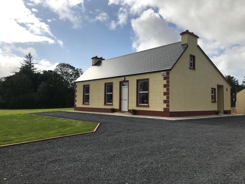 Joes Cottage Droíchead an Chláir Eksteriør billede